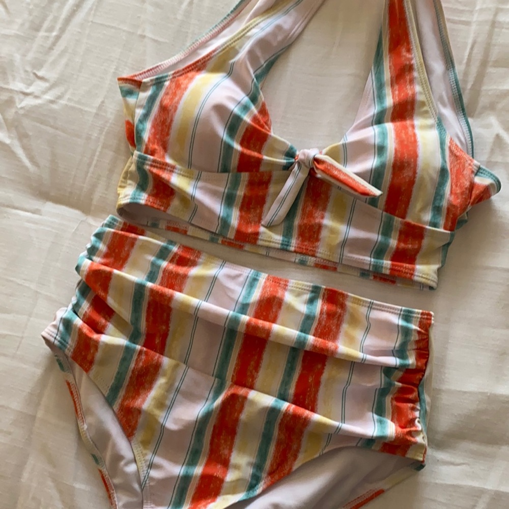 NEW Highwaisted Bikini - M